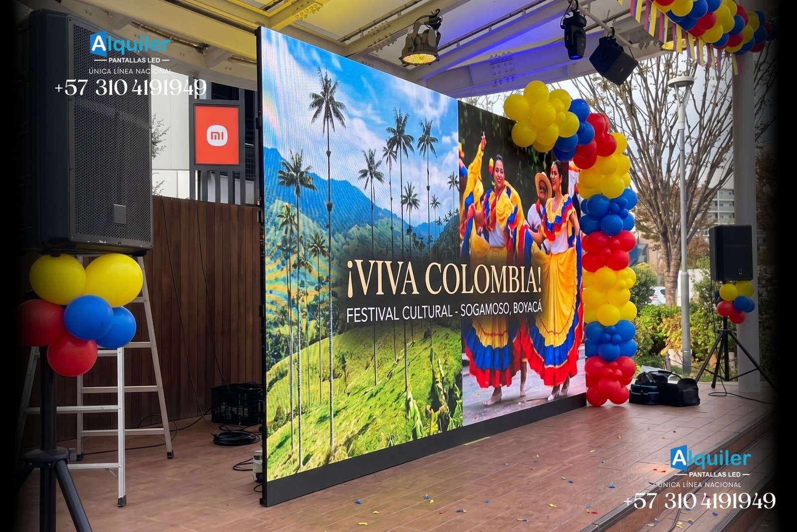 Pantalla LED gigante en feria en Plaza Mayor Medellín — Colombiamoda y Colombiatex